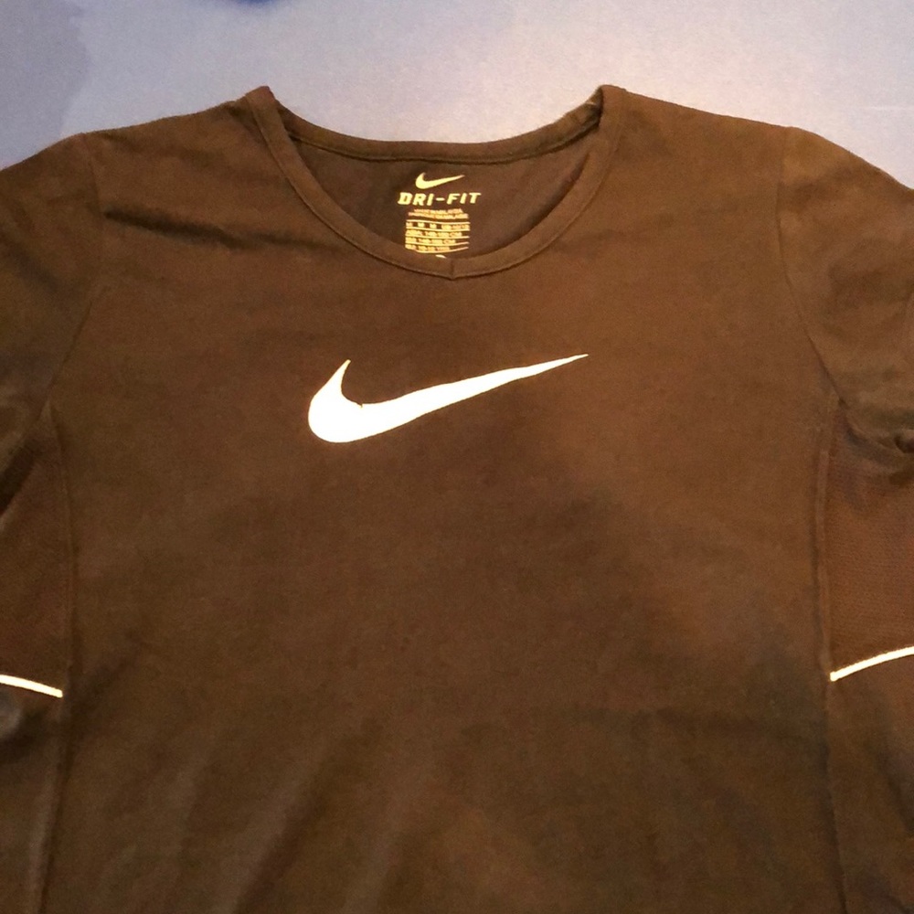 Nike short sleeve shirt
